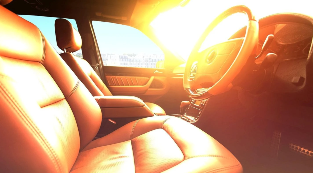 Чому спека та ультрафіолет небезпечні для салону?