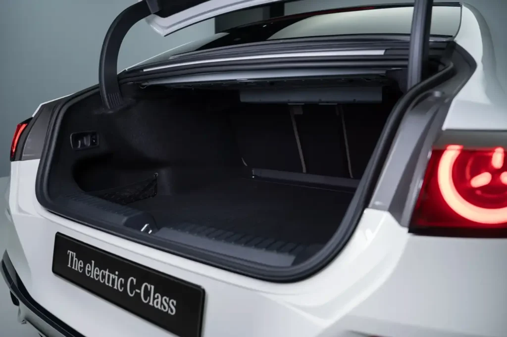 багажник Mercedes-Benz C 400 4MATIC electric