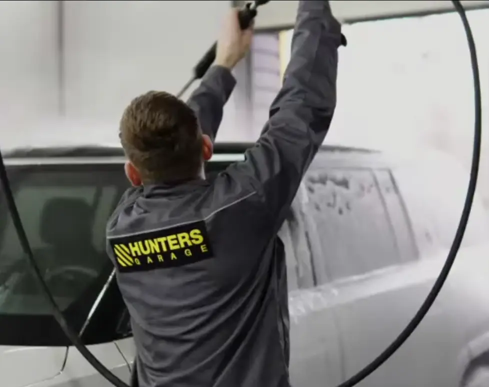 deteling v hunters garage