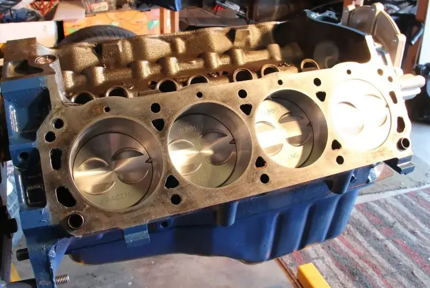 об'єм усіх циліндрів двигун